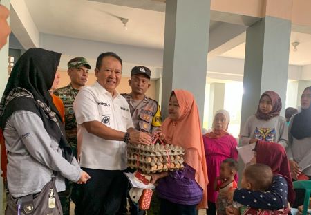 Bantuan 12 Kilogram Telur Ayam untuk 200 Keluarga Ikhtiar Jember Tekan Stunting
